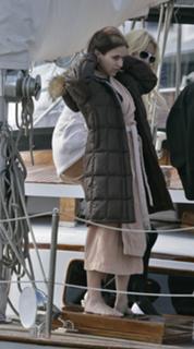 Christine Lakin feet photo thumbnail