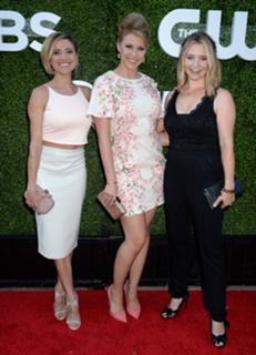 Christine Lakin feet photo thumbnail