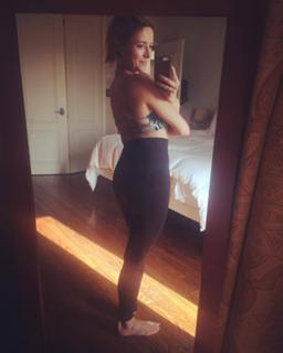 Christine Lakin feet photo thumbnail