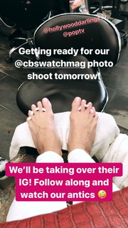 Christine Lakin feet photo thumbnail