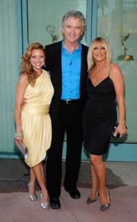 Christine Lakin feet photo thumbnail