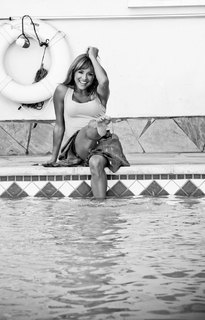 Christine Lakin feet photo thumbnail