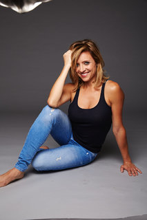 Christine Lakin feet photo thumbnail