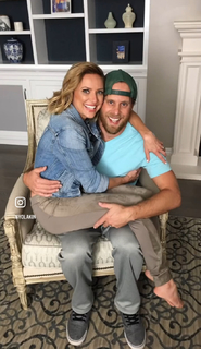 Christine Lakin feet photo thumbnail