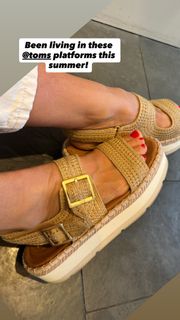Christine Lakin feet photo 2