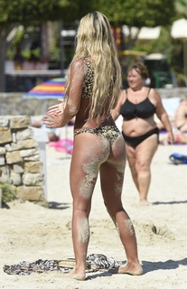 Christine McGuinness feet photo thumbnail