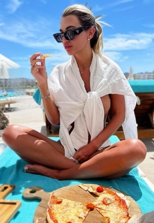 Christine McGuinness feet photo thumbnail