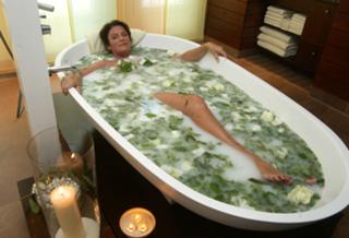 Christine Neubauer feet photo thumbnail