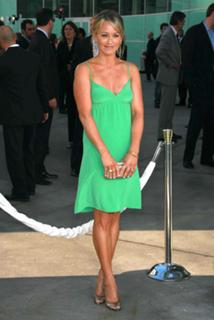 Christine Taylor feet photo thumbnail