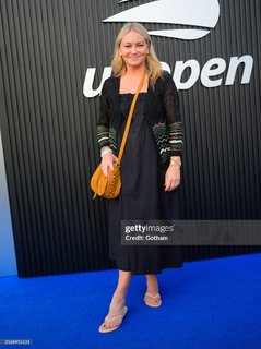 Christine Taylor feet photo thumbnail