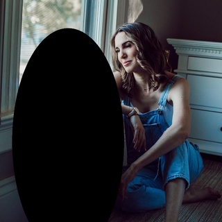 Christy Carlson Romano feet photo thumbnail