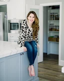 Christy Carlson Romano feet photo thumbnail