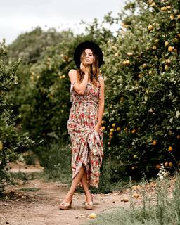 Christy Carlson Romano feet photo thumbnail