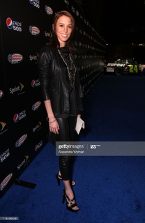 Christy Carlson Romano feet photo thumbnail