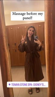 Christy Carlson Romano feet photo thumbnail