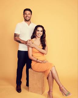 Christy Carlson Romano feet photo thumbnail