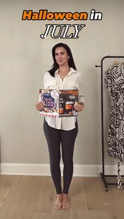 Christy Carlson Romano feet photo thumbnail