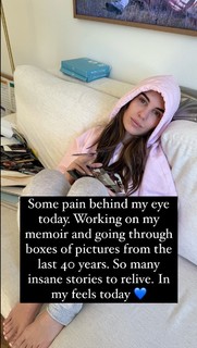 Christy Carlson Romano feet photo thumbnail