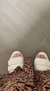 Christy Carlson Romano feet photo 3