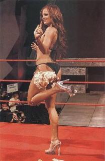 Christy Hemme feet photo thumbnail