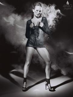 Christy Hemme feet photo thumbnail