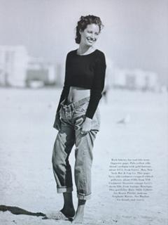 Christy Turlington feet photo thumbnail