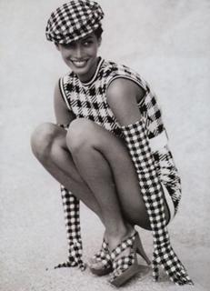 Christy Turlington feet photo thumbnail