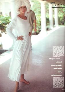 Christy Turlington feet photo thumbnail