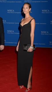 Christy Turlington feet photo thumbnail