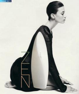 Christy Turlington feet photo thumbnail