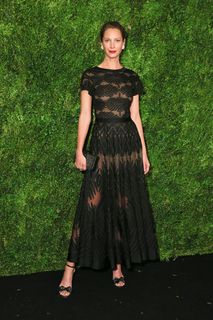 Christy Turlington feet photo thumbnail