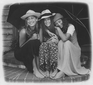 Christy Turlington feet photo thumbnail