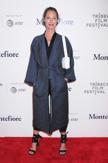 Christy Turlington feet photo thumbnail