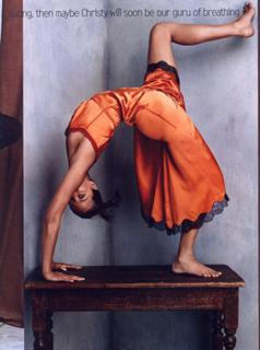 Christy Turlington feet photo thumbnail