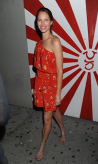 Christy Turlington feet photo thumbnail