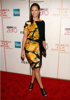 Christy Turlington feet photo thumbnail