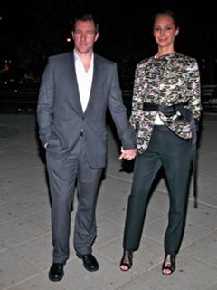 Christy Turlington feet photo thumbnail