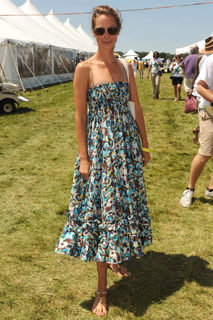 Christy Turlington feet photo thumbnail