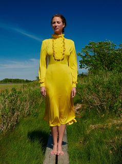 Christy Turlington feet photo thumbnail