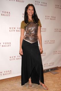 Christy Turlington feet photo thumbnail