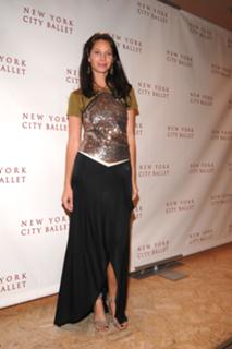 Christy Turlington feet photo thumbnail