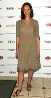 Christy Turlington feet photo thumbnail