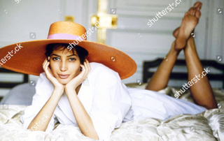 Christy Turlington feet photo thumbnail
