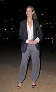 Christy Turlington feet photo thumbnail