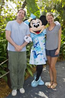 Christy Turlington feet photo thumbnail