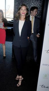 Christy Turlington feet photo thumbnail