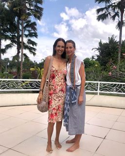 Christy Turlington feet photo thumbnail