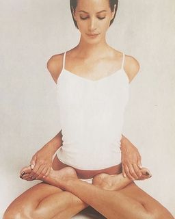 Christy Turlington feet photo 4