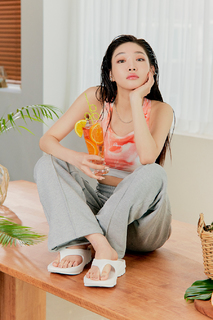 Chung-ha Kim feet photo 10