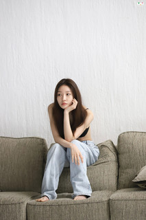 Chung-ha Kim feet photo 5